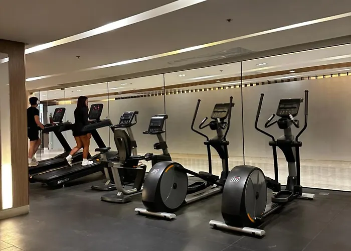 Hotel Mall Of Near Airport 4*